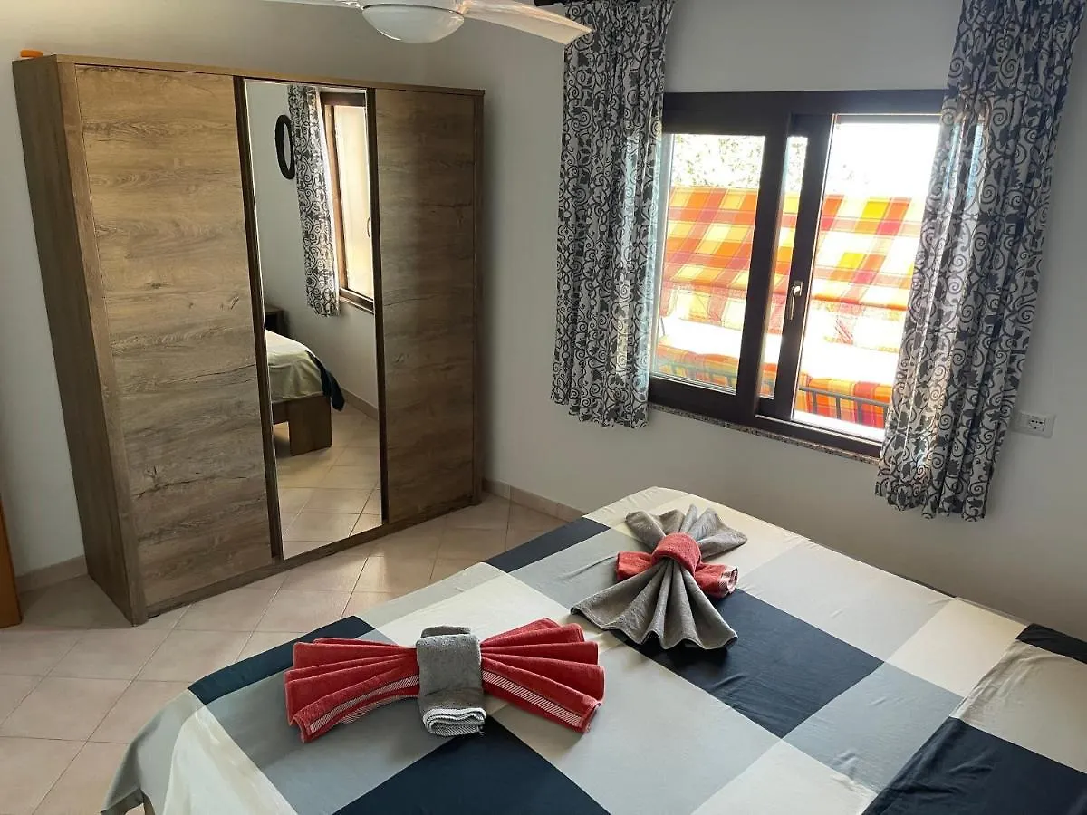 Residence Maestrale Cefalu 0*,