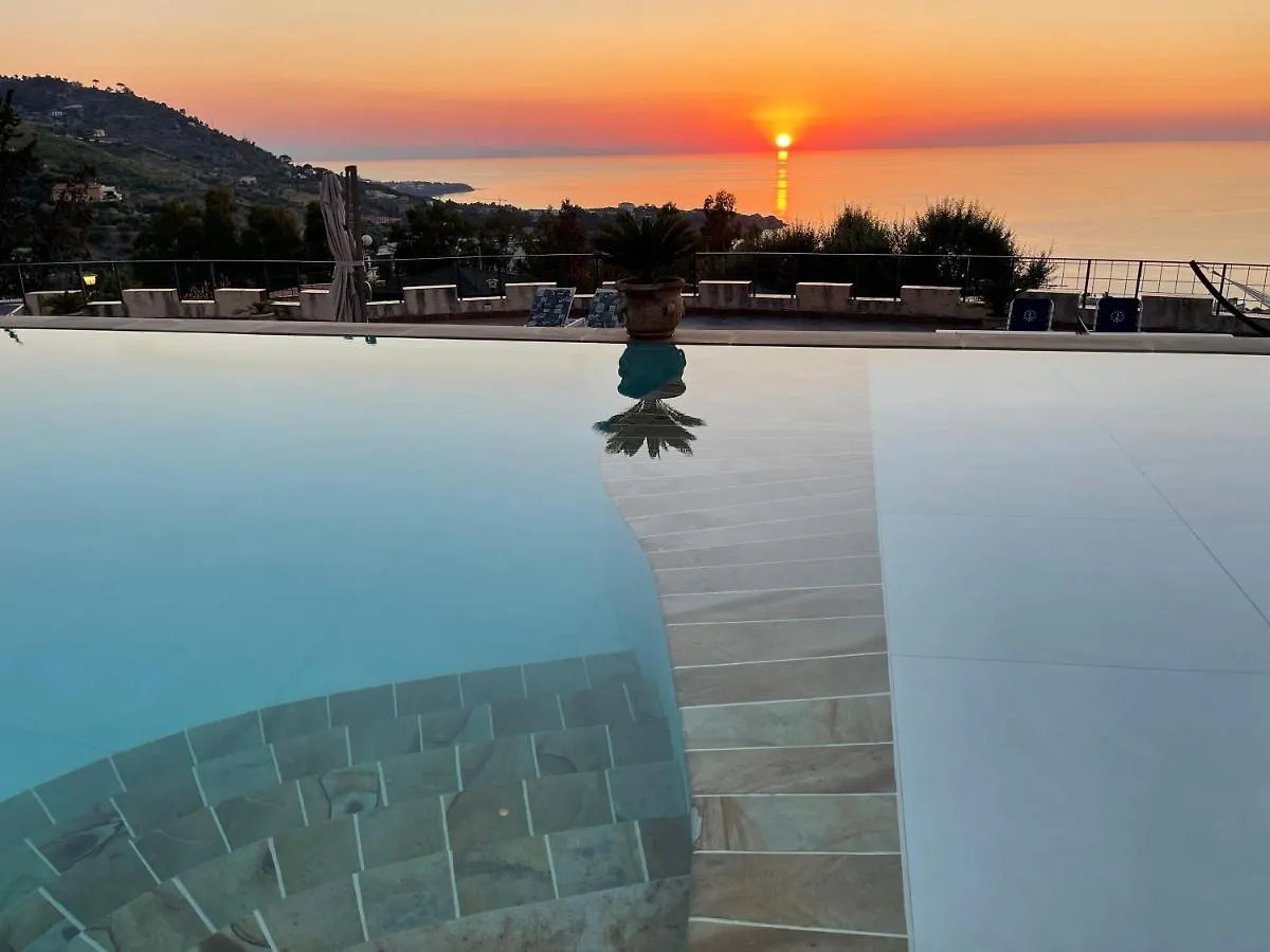 Residence Maestrale Cefalu 0*,