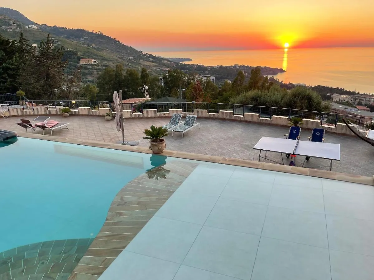 Residence Maestrale Cefalu Apartment