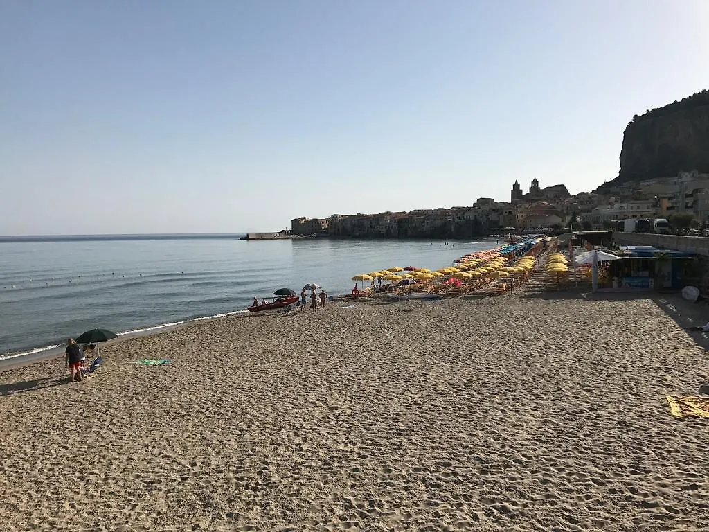 Residence Maestrale Cefalu 0*,